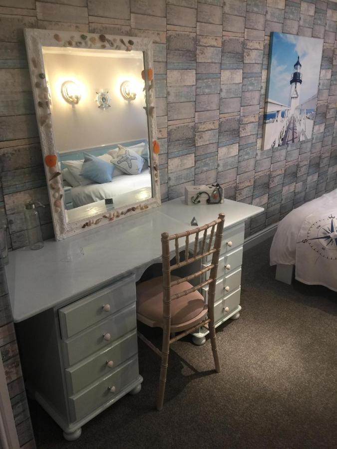 Blacksmiths Boutique B&B Robin Hood's Bay Esterno foto